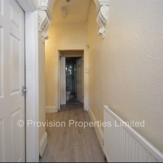 6 Bedroom Student Houses in Leeds - Photo 1