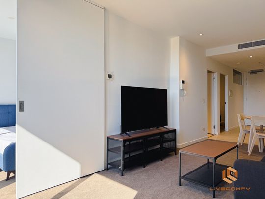 Carlton - Photo 1