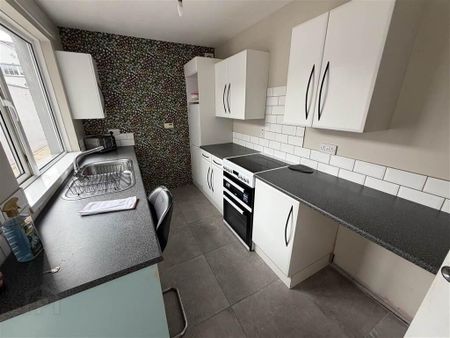 93 South Street, Newtowards, Newtownards, BT23 4JU - Photo 4