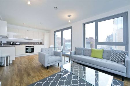 Immaculately kept, large one-bed apartment in a popular development. - Photo 3