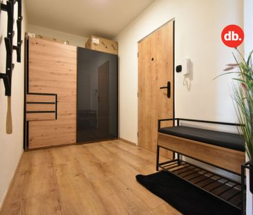 Pronájem bytu 2+1 66 m² - Fotografie 5