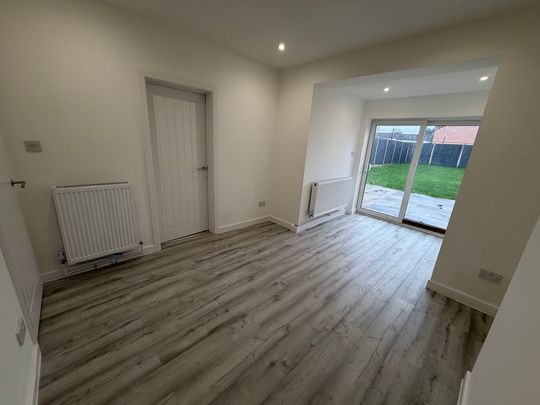 Swinford Road, Fallings Park, Wolverhampton - Photo 1