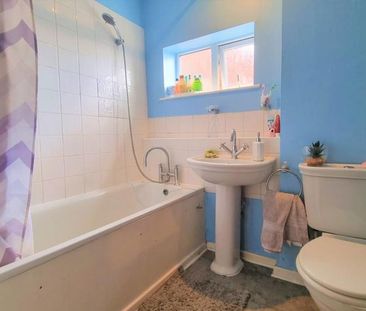 2 bedroom semi-detached house to rent - Photo 6