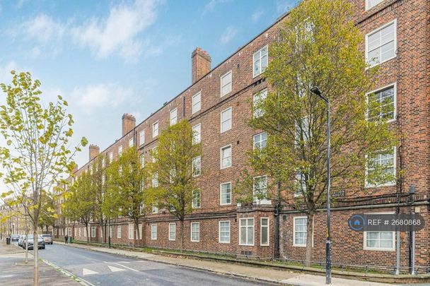 1 bedroom in a flat share to rent - Photo 1