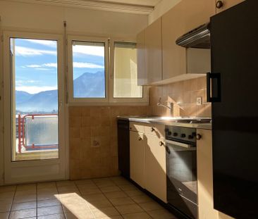 Pratico 3.5 locali immerso nel verde - Photo 4