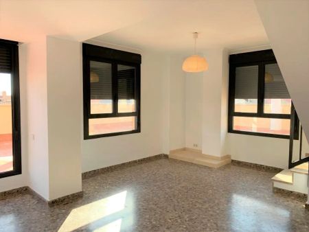 Piso de alquiler en Florista, Barrio de Benicalap - Photo 2