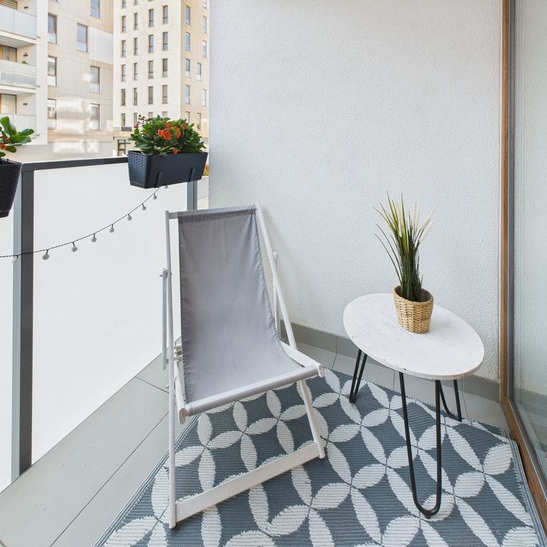 2 pokoje, balkon i garaż – komfort i styl w jednym - Фото 1