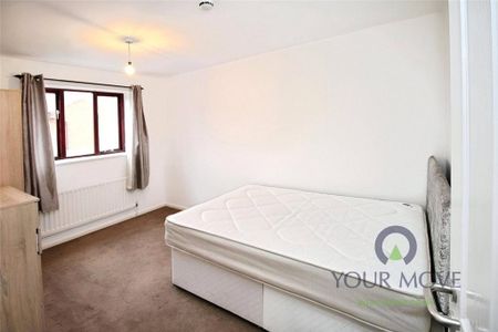 4 bedroom detached house to rent - Photo 3