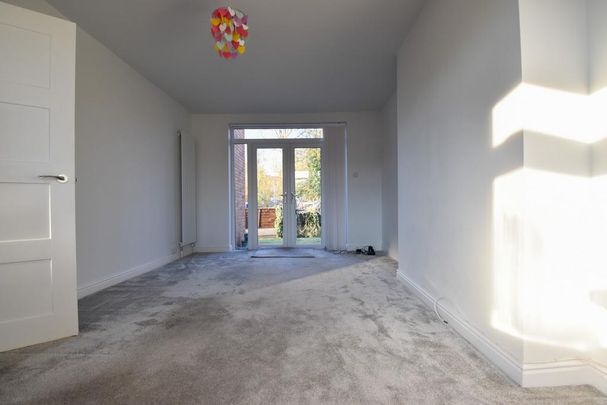 3 bedroom semi-detached house to rent - Photo 1