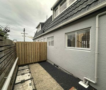 Tastefully appointed and ready now! - Photo 2