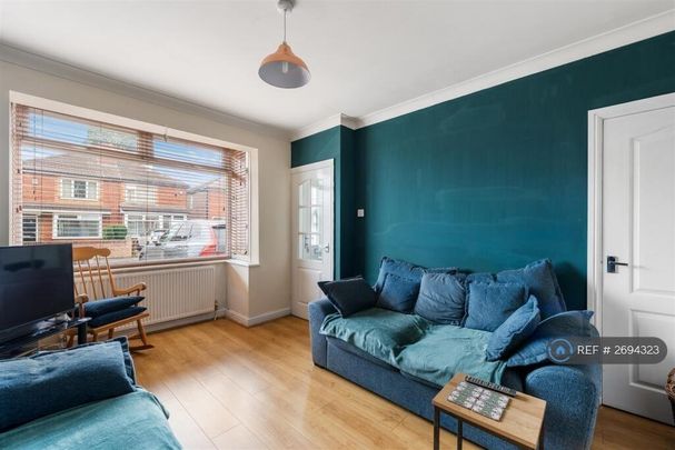 3 bedroom semi-detached house to rent - Photo 1