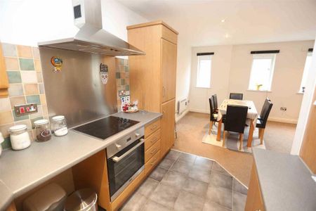 2 bedroom flat to rent - Photo 5