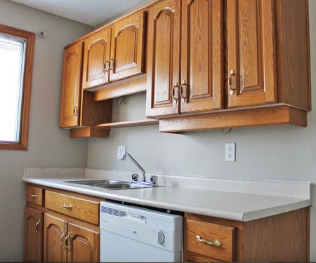 Berkley Manor Apartments - Photo 3