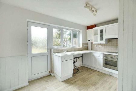 Highfield Road, Willesborough, TN24 - Photo 3