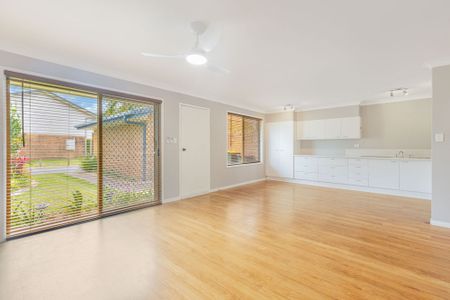 TIDY VILLA IN POPLUAR KIRRA SHORES - Photo 2