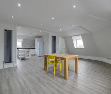 3 bedroom flat to rent - Photo 1