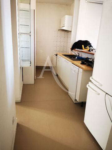 Location Appartement 4 pièces 97m² - Photo 3