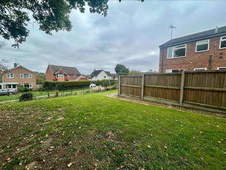 2 bedroom maisonette to rent - Photo 5