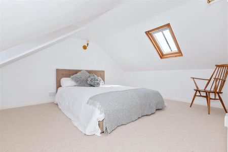 4 bedroom terraced house to rent - Photo 5