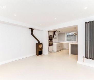 4 bedroom terraced house to rent - Photo 2