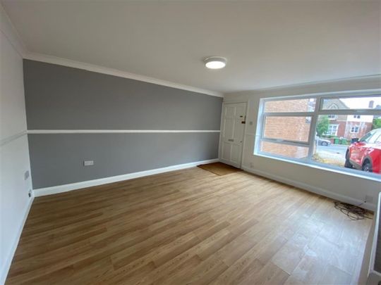 2 bedroom Flat To Let - Photo 1