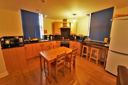 5 bedroom flat to rent - Photo 5