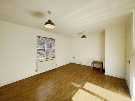 Sachfield Drive, Chafford Hundred, Grays, RM16 - Photo 1