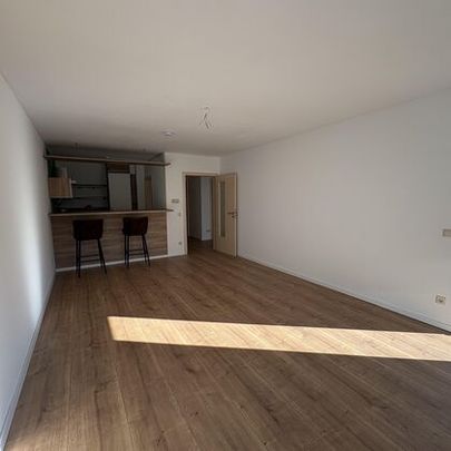 Gemütliche Zwei-Raum-Wohnung mit sonnigem Balkon und Einbauküche - Photo 1