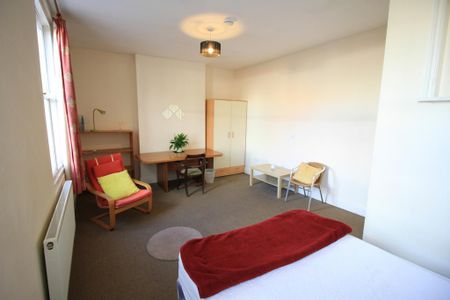 6 bedroom terraced house to rent - Photo 5