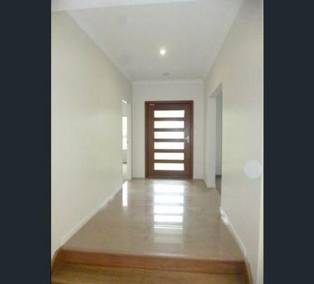 4 Lomandra Court, Brookwater, Qld 4300 - Photo 1