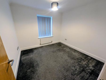 4 bedroom terraced house to rent - Photo 3