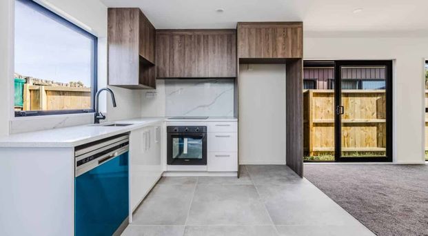 Brand New 3-Bedroom Townhouse – Stylish, Spacious & Superbly Located! - Photo 1