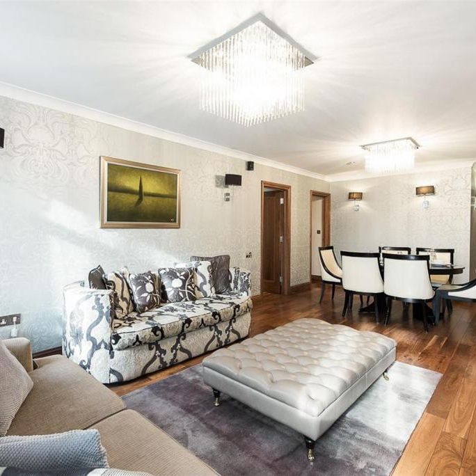 3 bedroom flat to rent - Photo 1