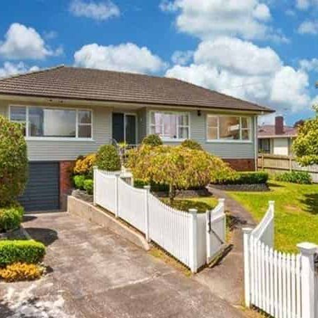 PERFECT 3 BEDROOM FAMILY HOME - Photo 1