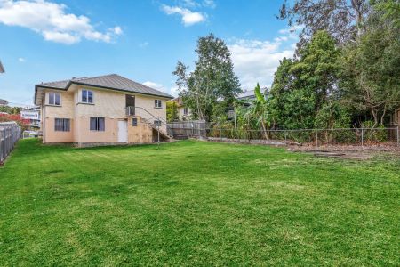 Spacious House Located on Quiet Greens Road - Photo 4