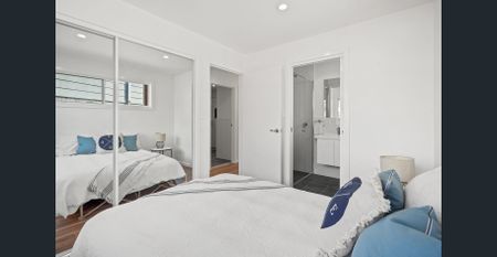 Sun-Filled cottage with balcony - Photo 4