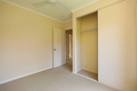 Freestanding 3 Bedroom Duplex - Double carport with Roller Door - Fenced Yard - Photo 2
