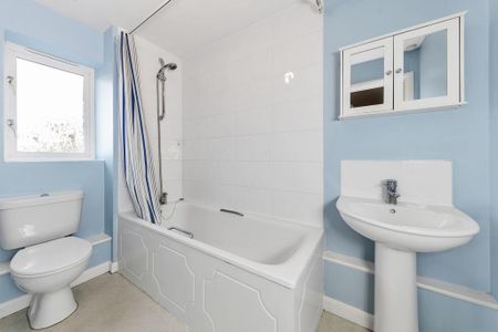 2 bedroom maisonette to rent - Photo 5