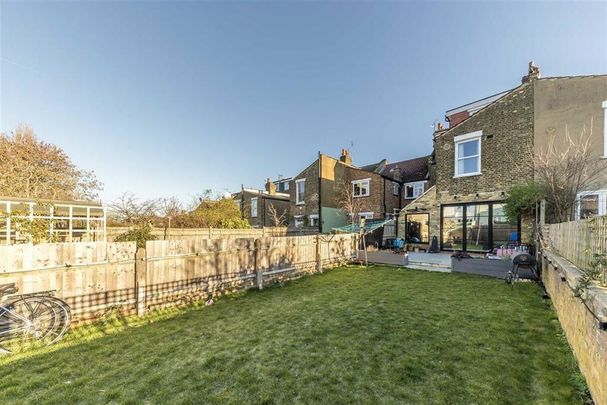 5 bedroom house to rent - Photo 1