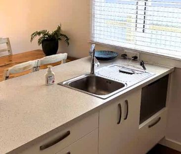 Pretty in Parkvale - FULLY FURNISHED - Photo 3