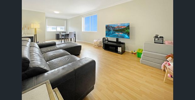 Meeting point for inspections outside Hair Inspiration - Photo 1