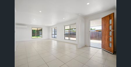 Renovated home with shed - Walking distance to the beach - Photo 3