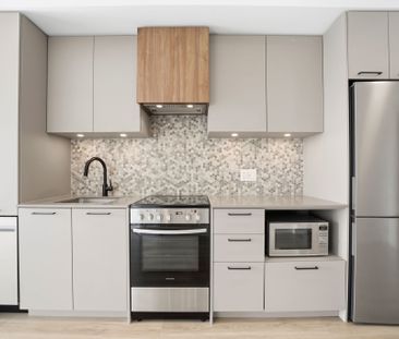 For Lease - 10 Lagerfeld Drive Unit# 208, Brampton, Ontario - Photo 4