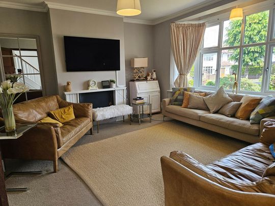 Briton Close - Photo 1