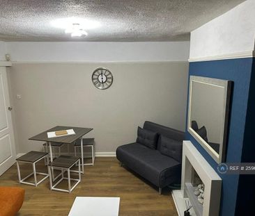2 bedroom maisonette to rent - Photo 3