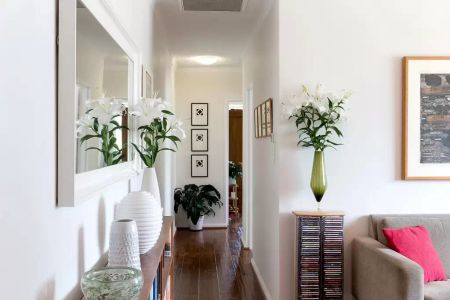 Charming two-bedroom apartment in Enmore - Photo 3