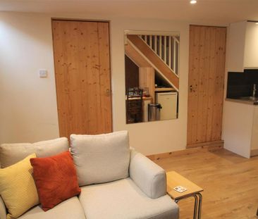 1 bedroom maisonette to rent - Photo 2