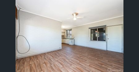 Prime coastal location - Photo 2