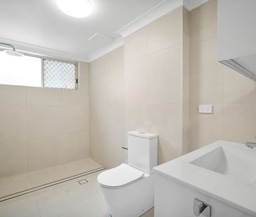 Newly Renovated Two-Bedroom Apartment in Prime Coastal Location - Photo 3