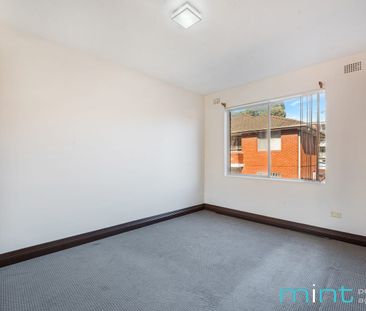 Spacious and well-maintained 2-bedroom unit in Roselands - Photo 1
